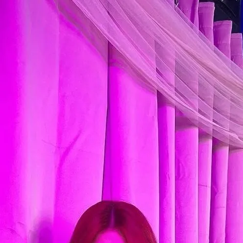 chat with ai character: MIKHA LIM🦊