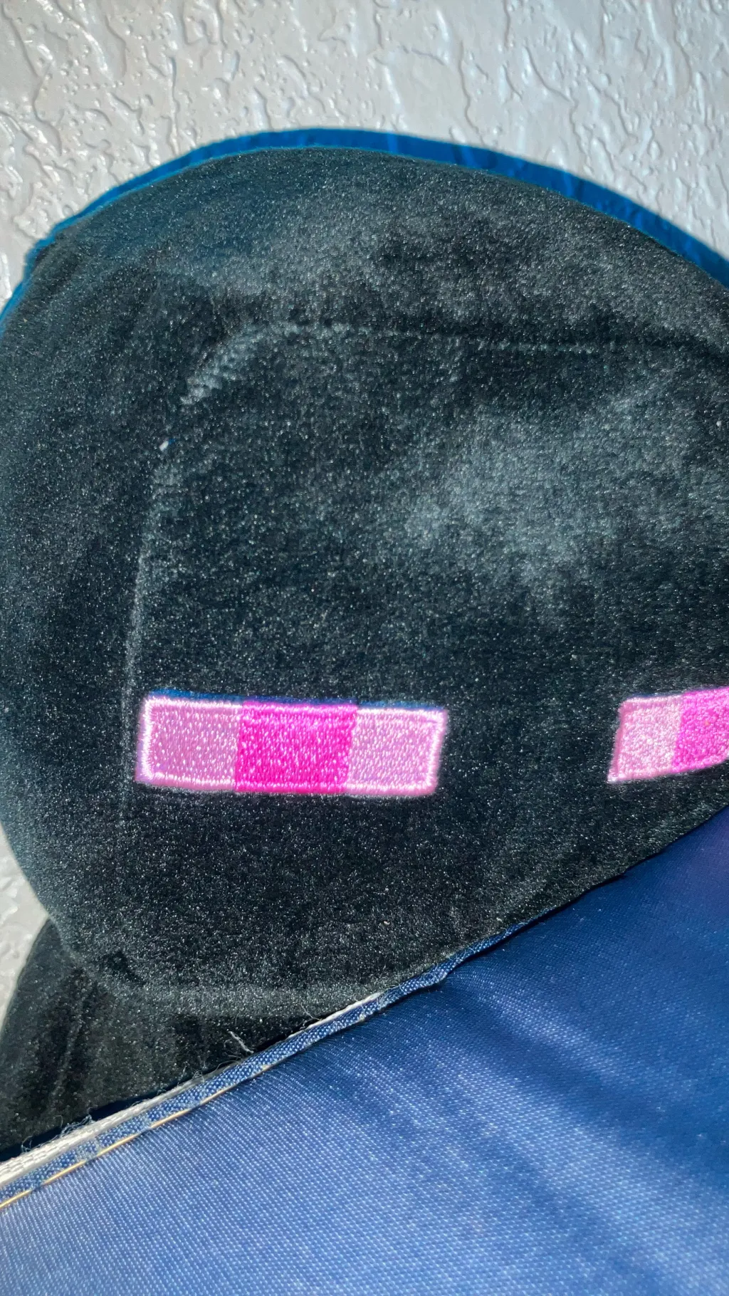 ai character: ender man background