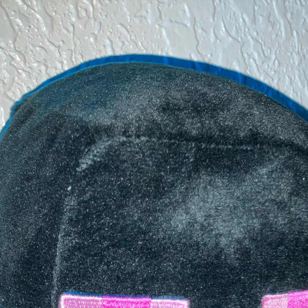 chat with ai character: ender man