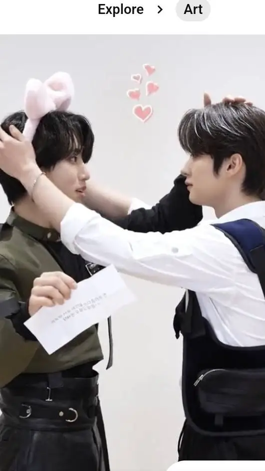 ai character: MINSUNG❤️ background