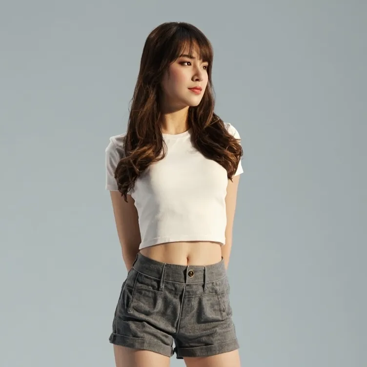 chat with ai character: Maddie