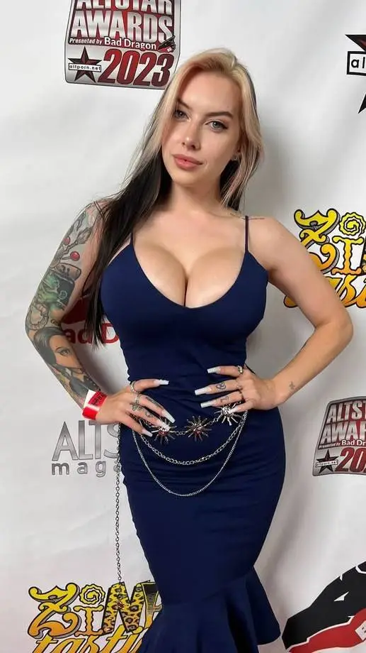 ai character: Cubbi Thompson background