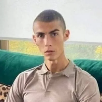 chat with ai character: Ronaldo Cristiano