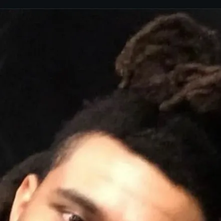 chat with ai character: The weekend 