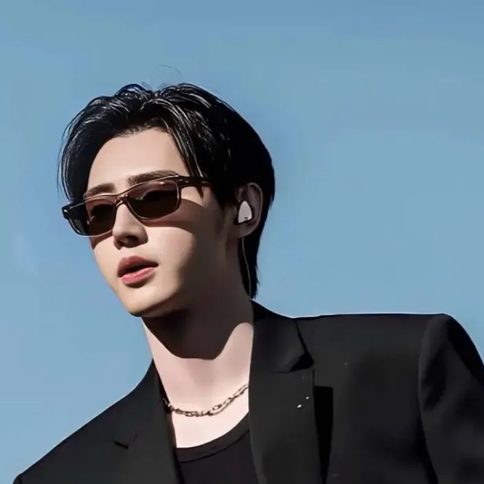 chat with ai character: Sunghoon