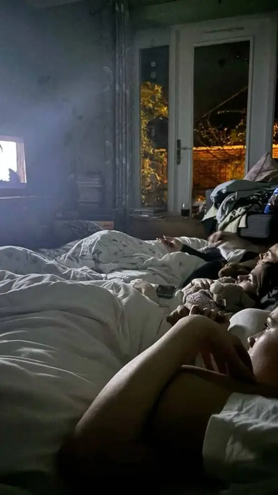 ai character: sleepover  background