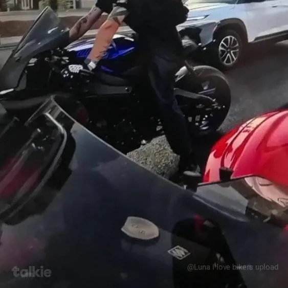 chat with ai character: boyfriend 