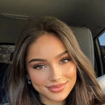 chat with ai character: Maddie 