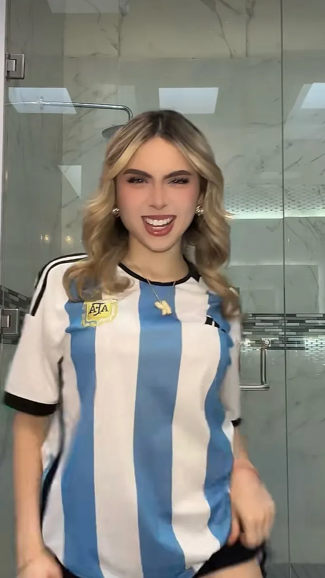 ai character: karen torres background