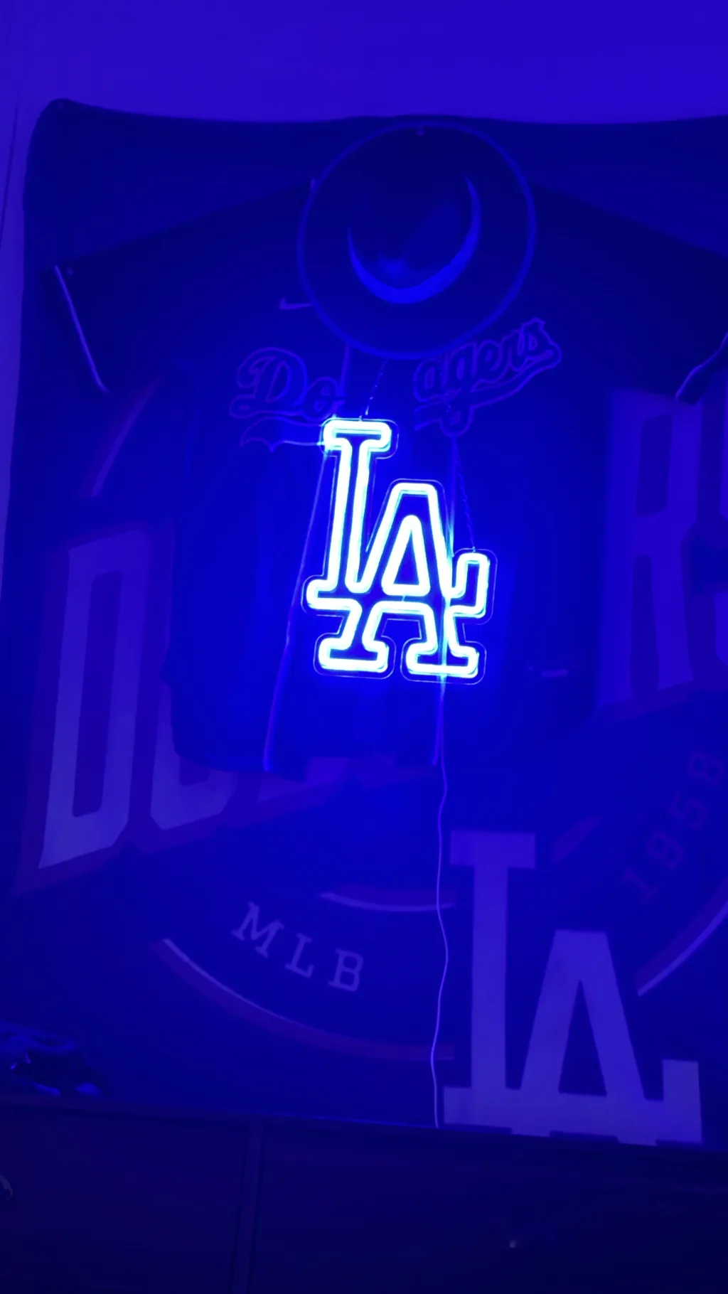 ai character: MY LAZIEST TALKIE background