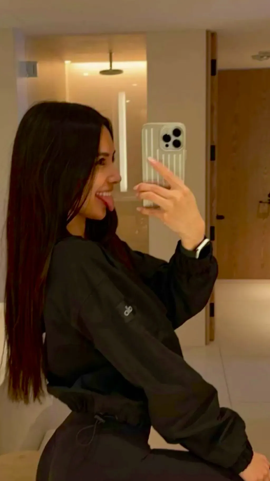 ai character: Ava background