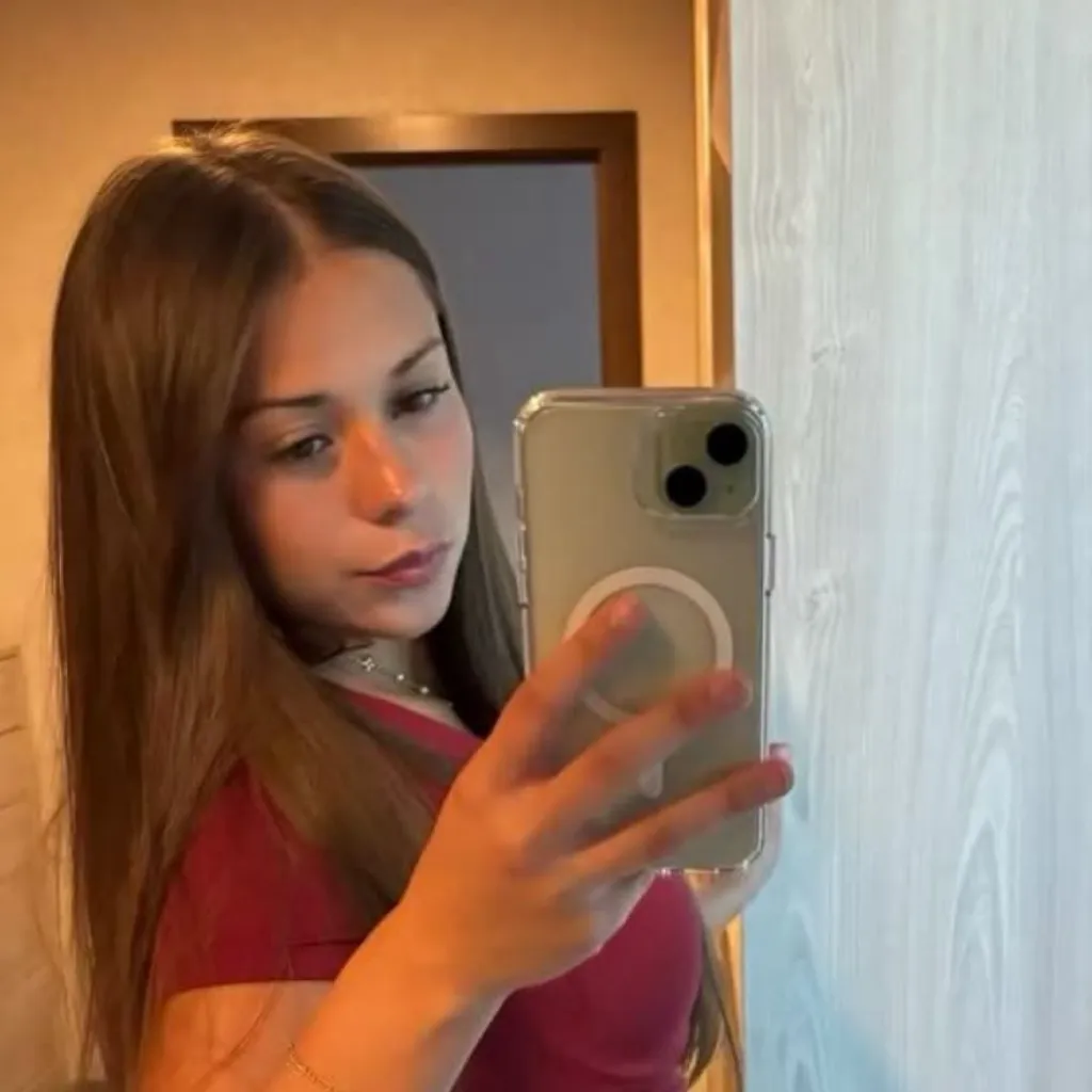 chat with ai character: Jessica