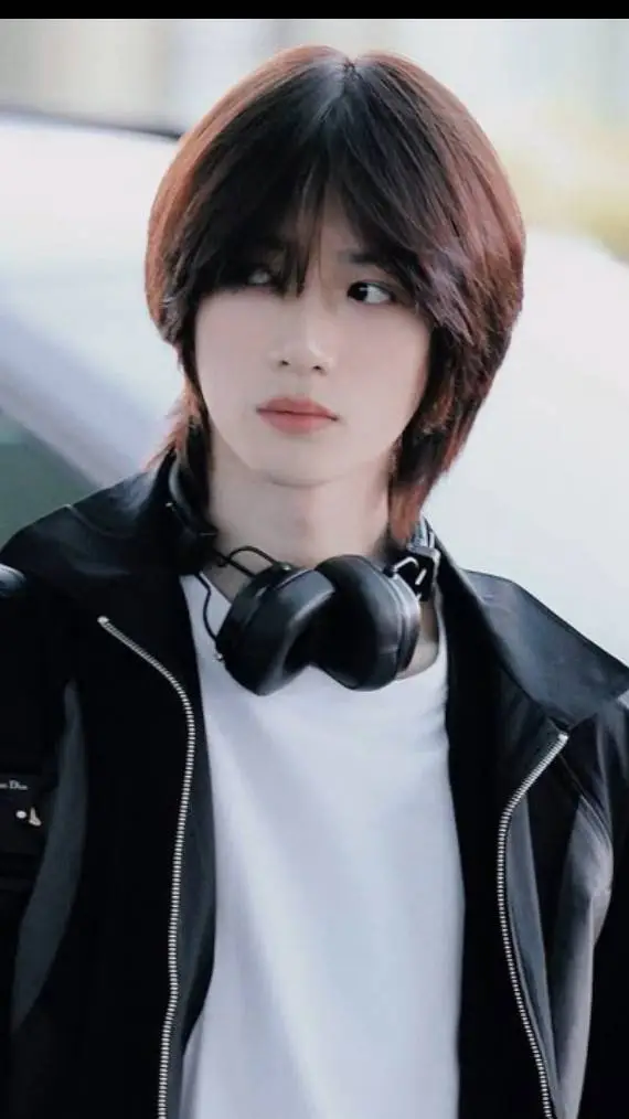 ai character: 😨BOEMGYU😇 background
