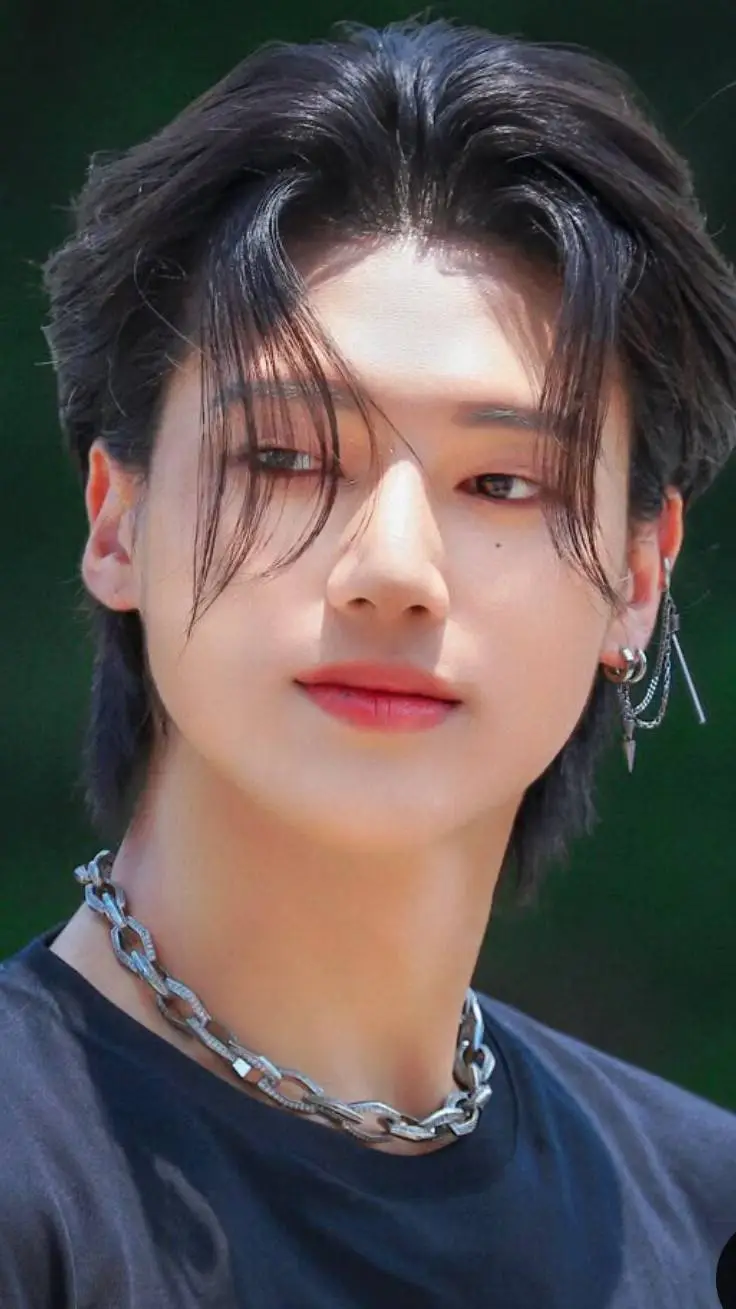 ai character: 🤯WOOYOUNG🥵 background