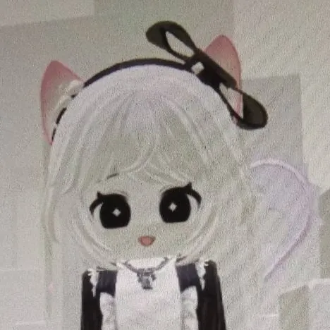 chat with ai character: phoebe