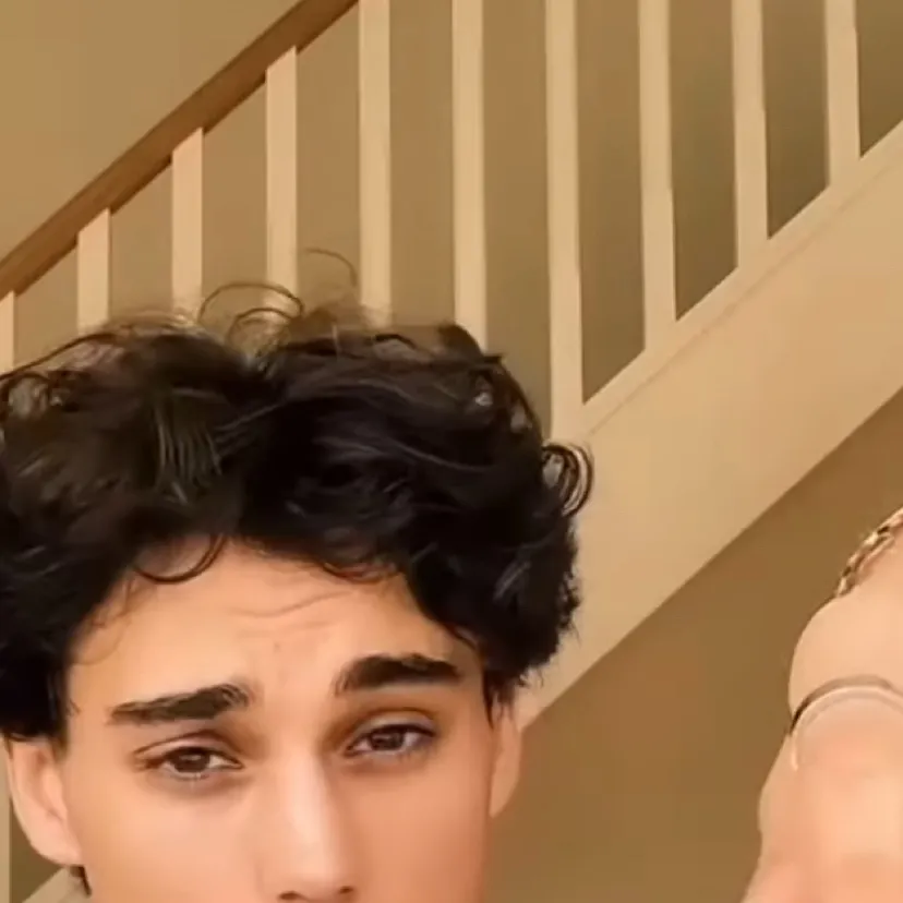 chat with ai character: Nathen