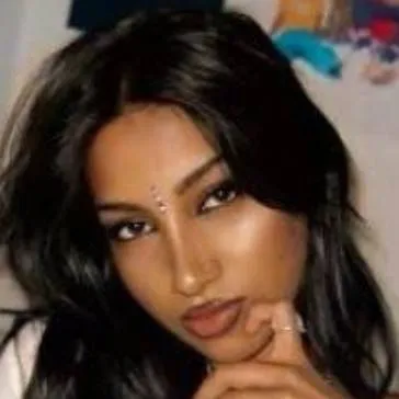 chat with ai character: Lara raj