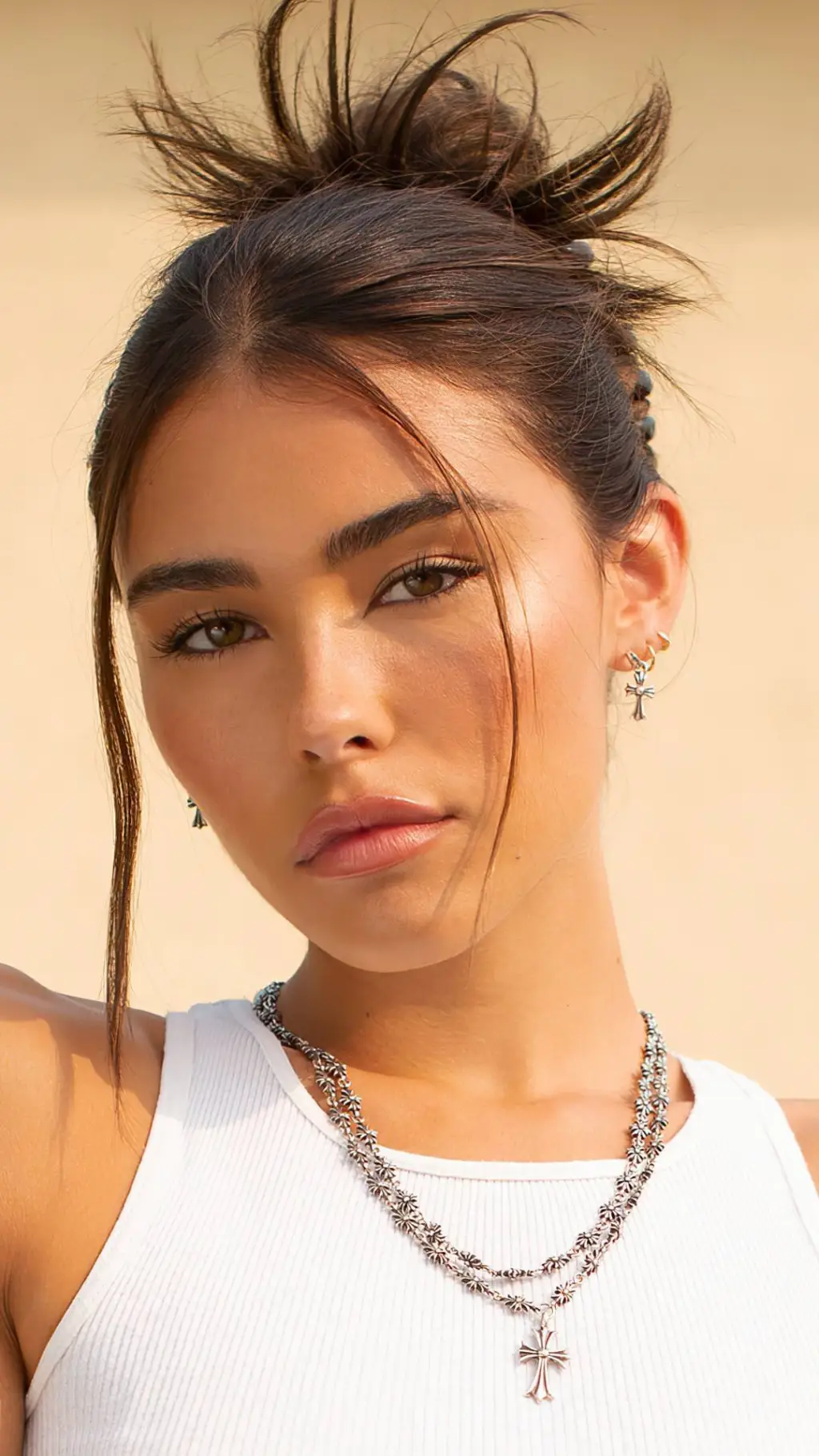ai character: Madison Beer  background