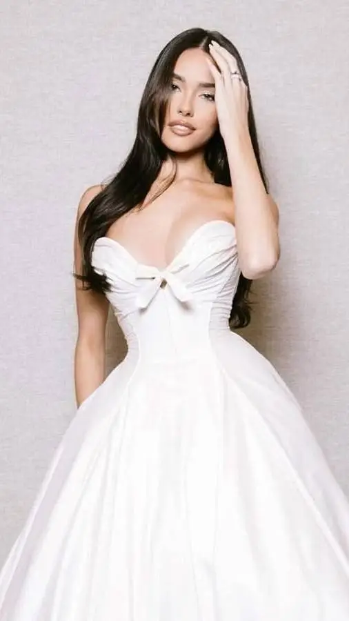 ai character: Madison Beer  background