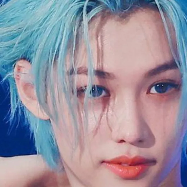 chat with ai character: Felix
