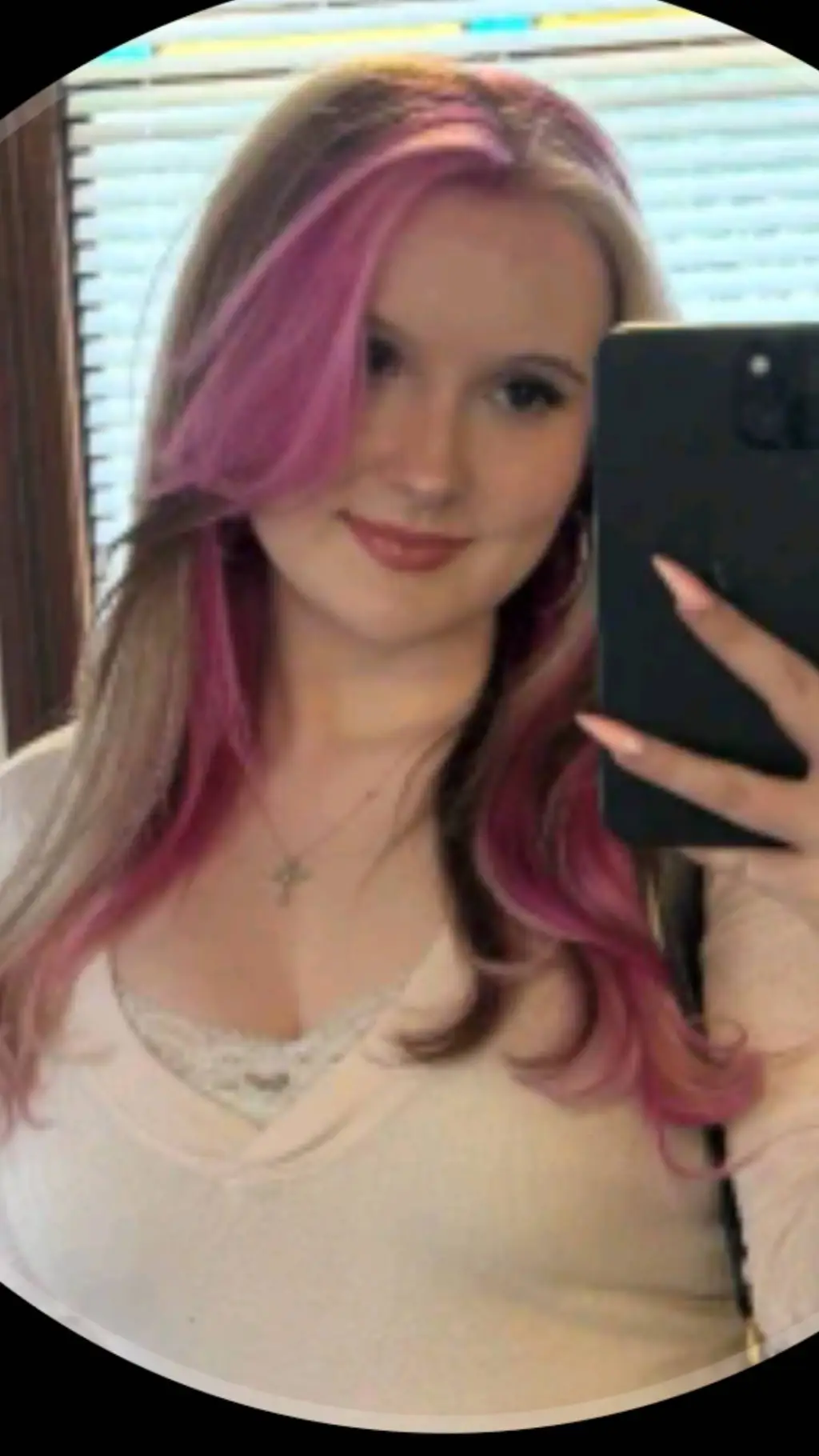 ai character: Tina Clark background