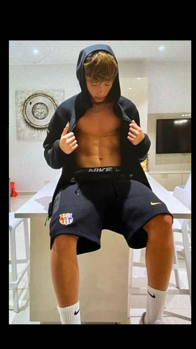 ai character: Giorgos background