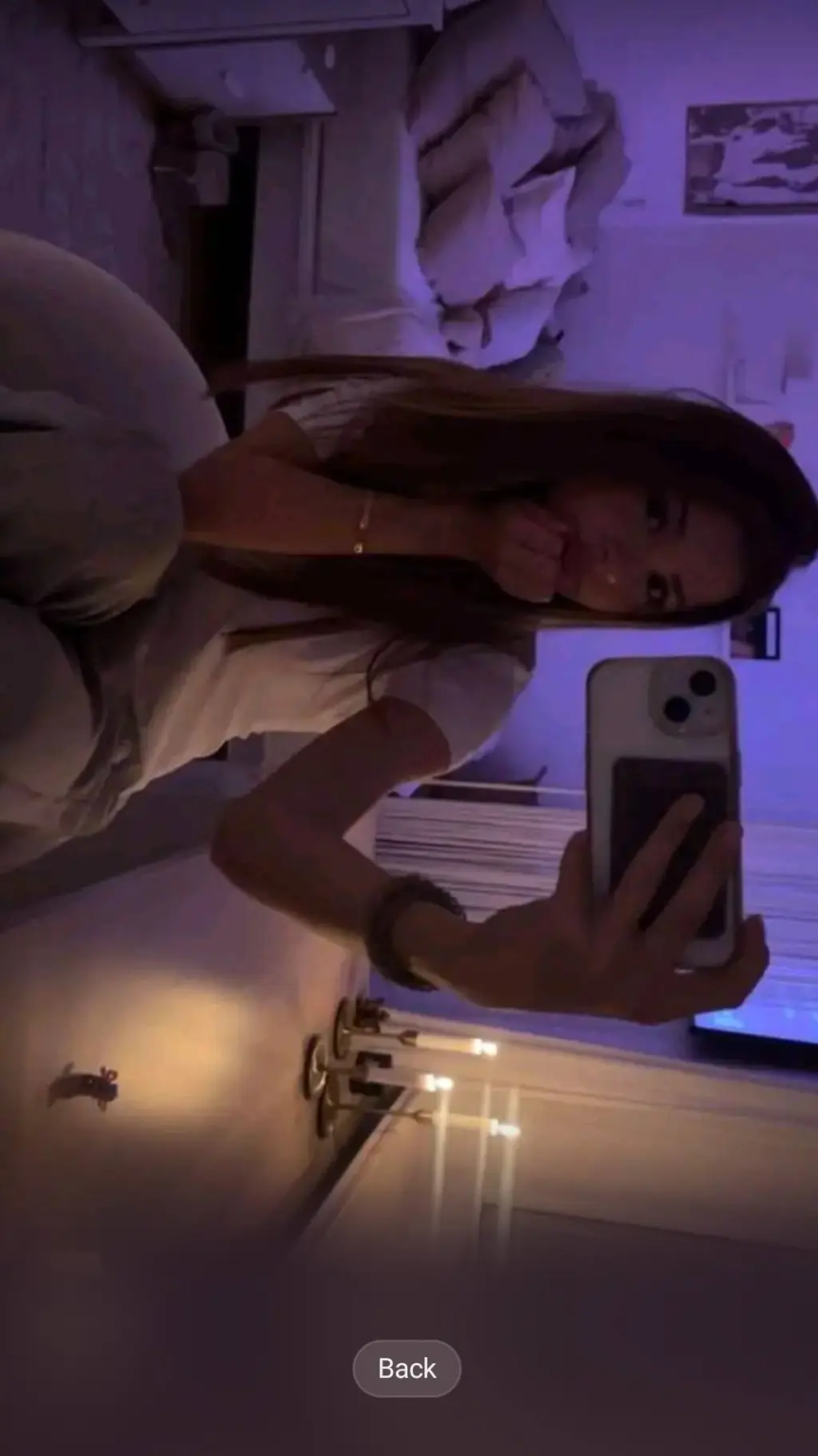 ai character: Rose background