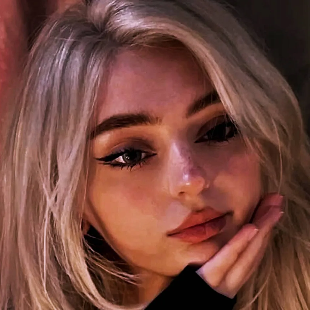 chat with ai character: Natalia