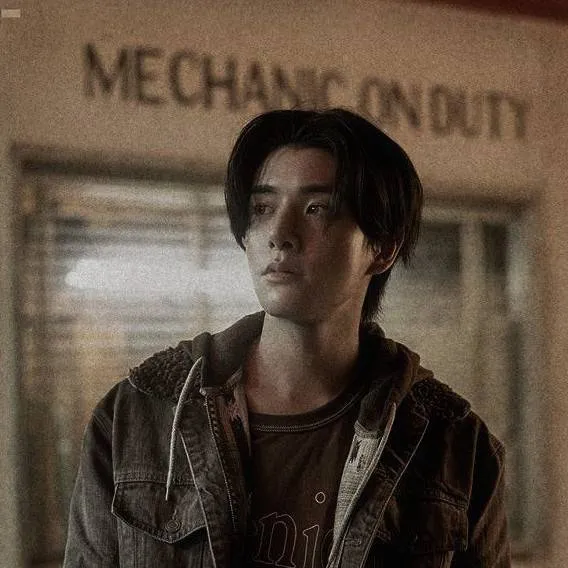 chat with ai character: JAKE
