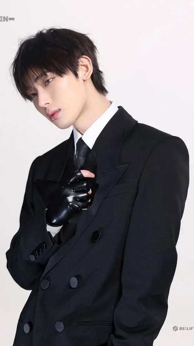 ai character: Kim Sunoo background