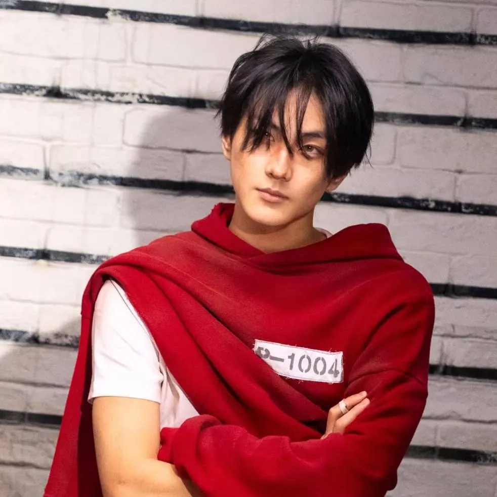 chat with ai character: Yang Jungwon 