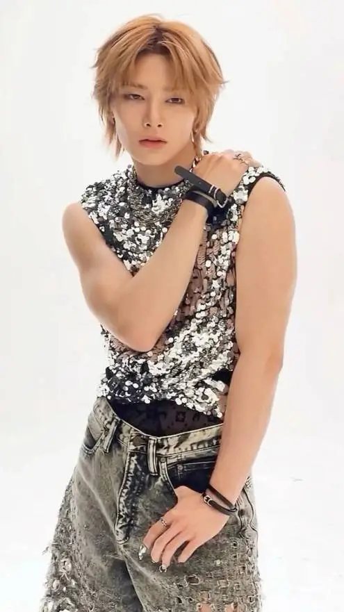 ai character: Jeong-in (I.N) background