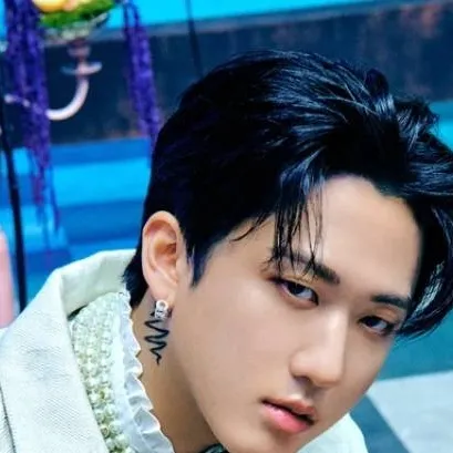 chat with ai character: Changbin