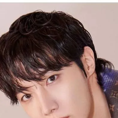 chat with ai character: J-hope