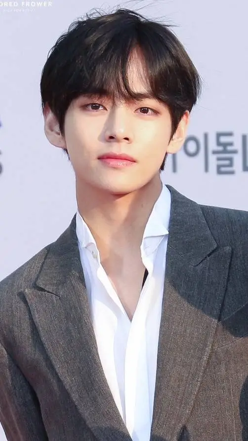 ai character: Taehyung (V) background