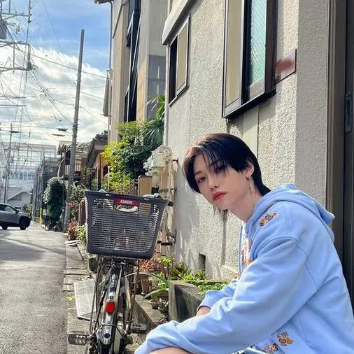 chat with ai character: Felix 