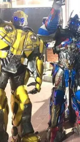 ai character: Transformers 🕌☪️ background