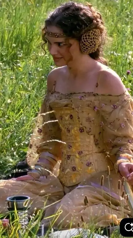 ai character: Padmé Amidala  background