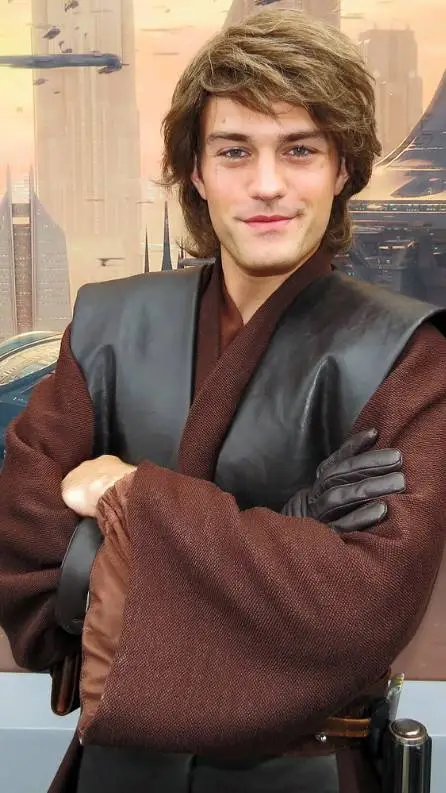 ai character: Anakin Skywalker  background