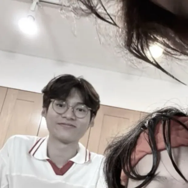 chat with ai character: The Lee brothers 