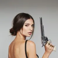 chat with ai character: Cold killer/amy