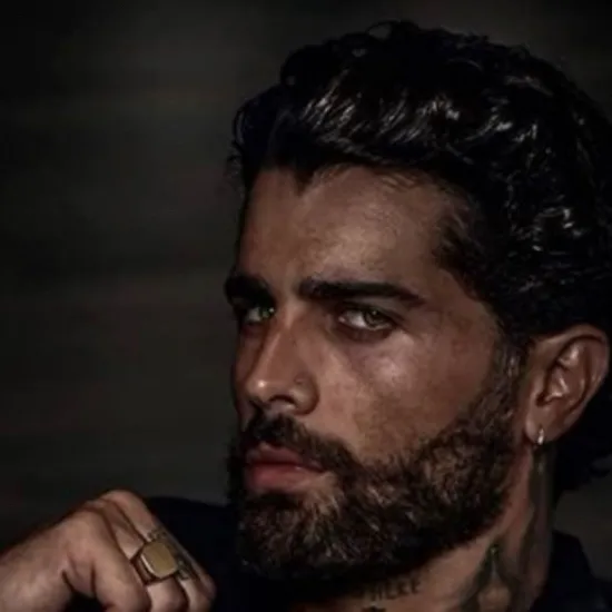 chat with ai character: Damon dark 