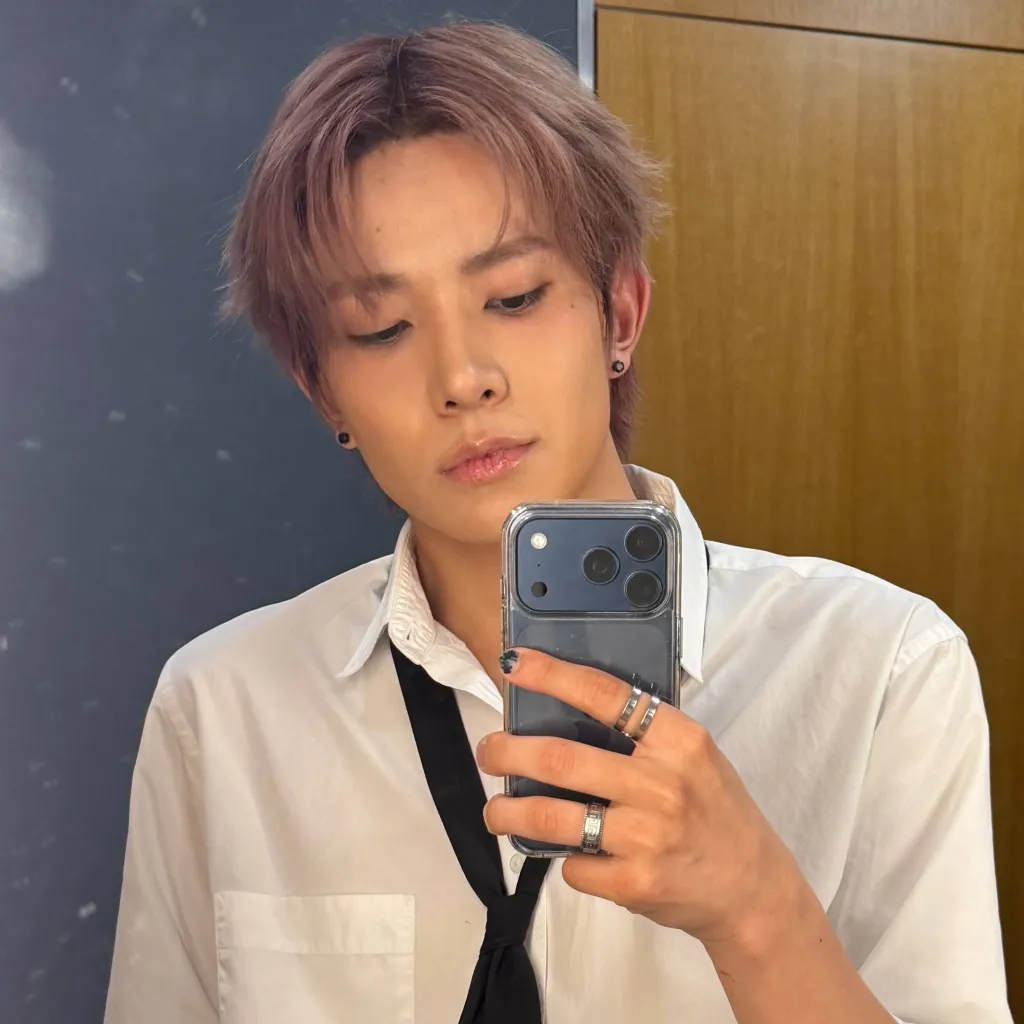 chat with ai character: Heeseung