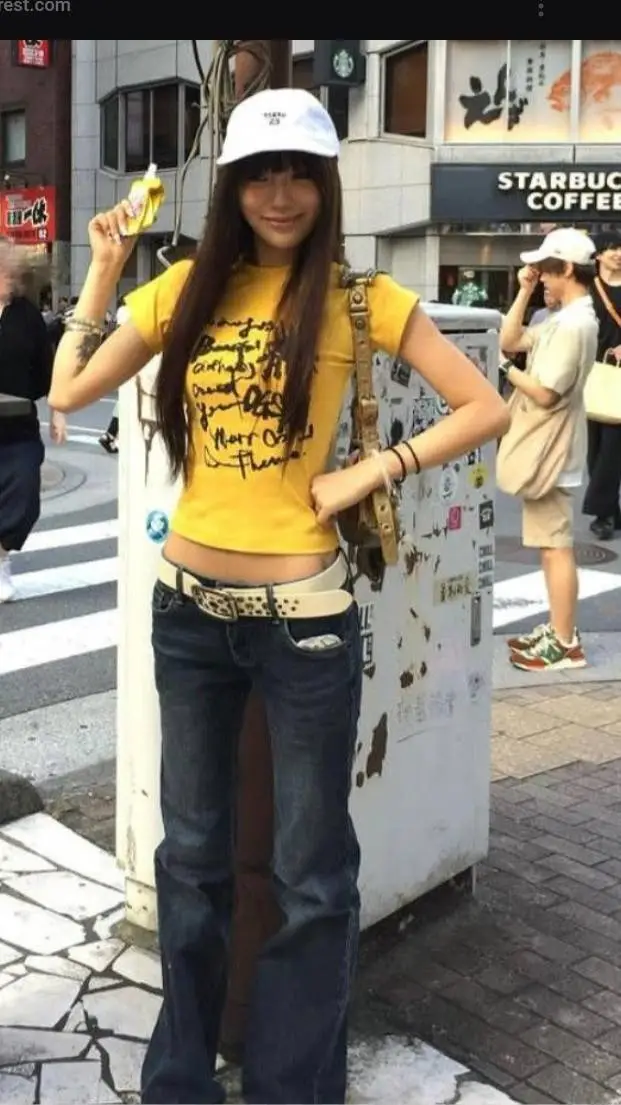 ai character: Lee Chae-won 이채원 background