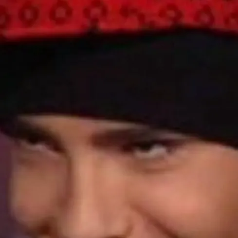 chat with ai character: Tom kaulits