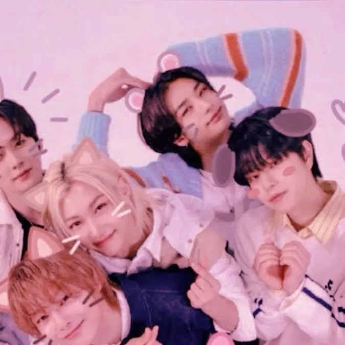 chat with ai character: Stray kids 