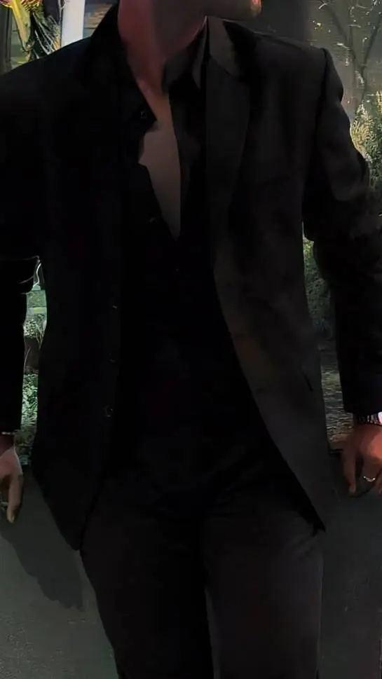ai character: Damien background