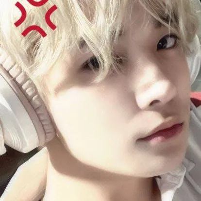 chat with ai character: ~•Heeseung•~