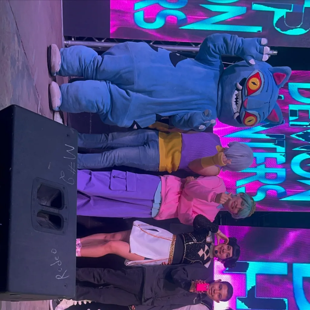 chat with ai character: Real kpop 