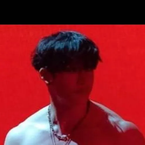 chat with ai character: hot 🥵 🔥 Bangchan 